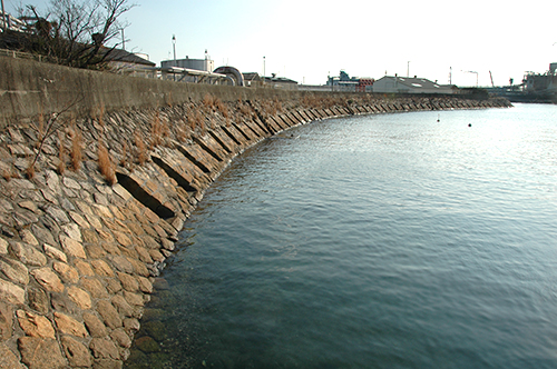 潮吹防波堤